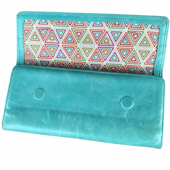 HOBO International Sadie Leather Trifold Wallet Seafoam  HOBO International Sadie Leather Trifold Wallet Seafoam Green 4x9 COSMETIC FLAW